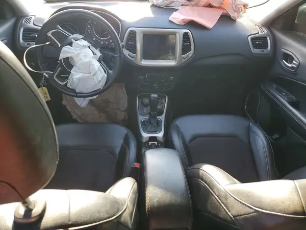 3C4NJDBB9HT628856 2017 JEEP COMPASS - Image 8