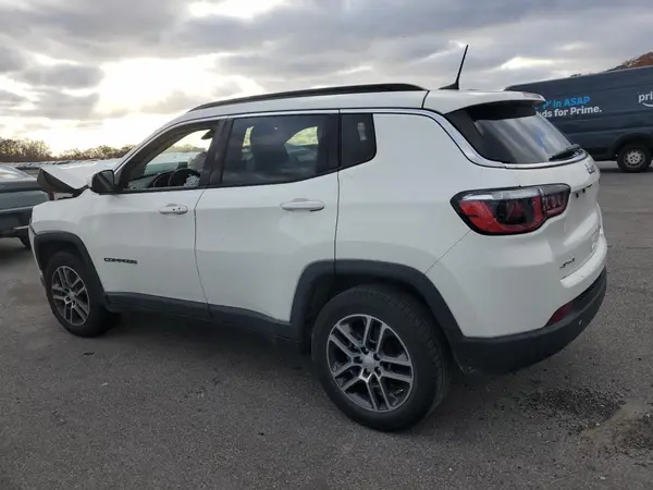 3C4NJDBB9HT631756 2017 JEEP COMPASS - Image 2
