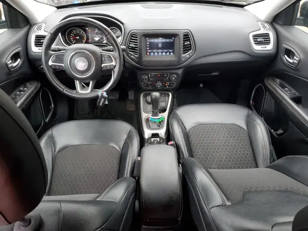 3C4NJDBB9HT654065 2017 JEEP COMPASS - Image 8
