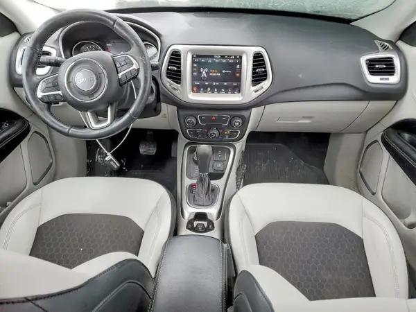 3C4NJDBB9HT656429 2017 JEEP COMPASS - Image 8