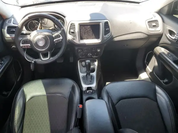 3C4NJDBB9HT657483 2017 JEEP COMPASS - Image 8