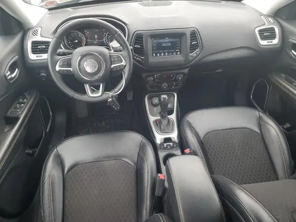 3C4NJDBB9HT672288 2017 JEEP COMPASS - Image 8