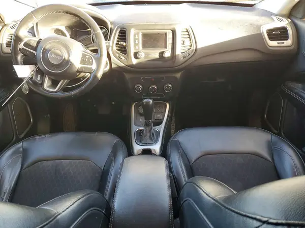 3C4NJDBB9HT674994 2017 JEEP COMPASS - Image 8