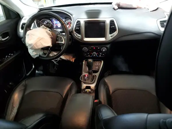3C4NJDBB9JT100143 2018 JEEP COMPASS - Image 8