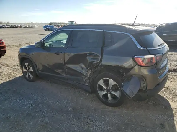 3C4NJDBB9JT100692 2018 JEEP COMPASS - Image 2