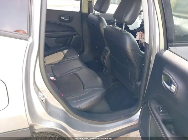 3C4NJDBB9JT107884 2018 JEEP COMPASS - Image 8