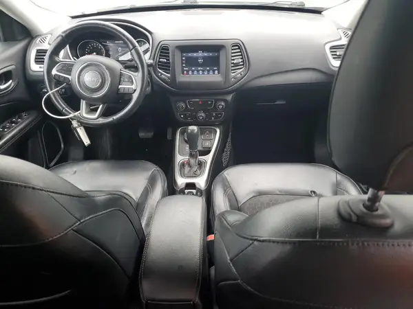 3C4NJDBB9JT113037 2018 JEEP COMPASS - Image 8