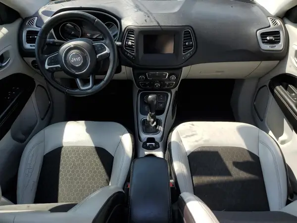 3C4NJDBB9JT114480 2018 JEEP COMPASS - Image 8