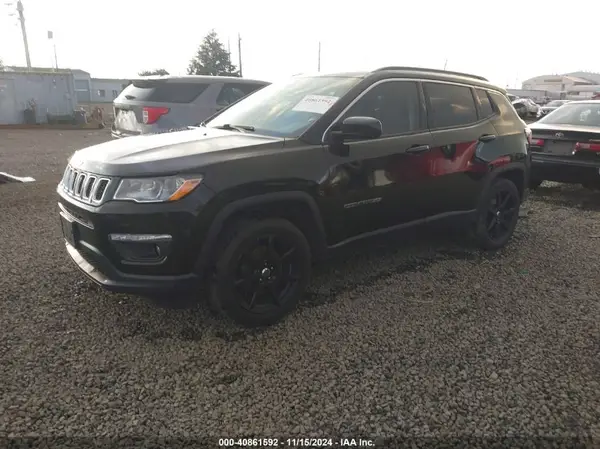 3C4NJDBB9JT114673 2018 JEEP COMPASS - Image 2