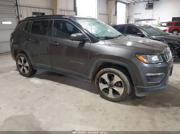 3C4NJDBB9JT116391 2018 JEEP COMPASS - Image 1