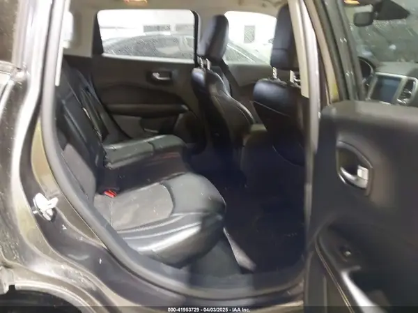 3C4NJDBB9JT116391 2018 JEEP COMPASS - Image 8