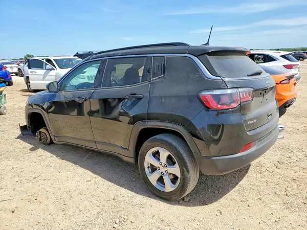 3C4NJDBB9JT116892 2018 JEEP COMPASS - Image 2