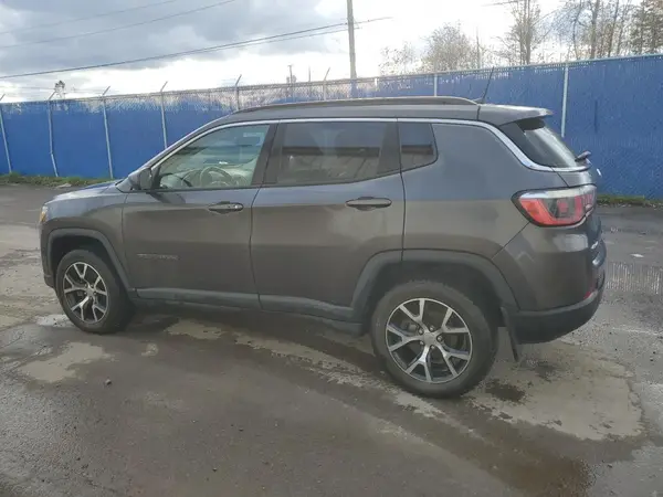3C4NJDBB9JT127911 2018 JEEP COMPASS - Image 2