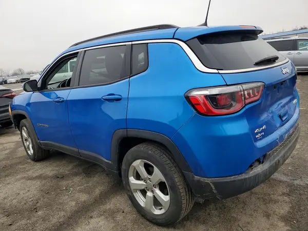 3C4NJDBB9JT131523 2018 JEEP COMPASS - Image 2