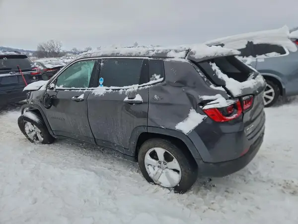 3C4NJDBB9JT142523 2018 JEEP COMPASS - Image 2