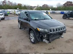 3C4NJDBB9JT142781 2018 JEEP COMPASS