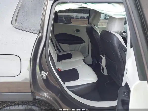 3C4NJDBB9JT142781 2018 JEEP COMPASS - Image 8