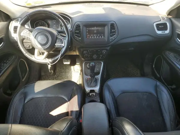 3C4NJDBB9JT154722 2018 JEEP COMPASS - Image 8