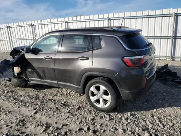 3C4NJDBB9JT155014 2018 JEEP COMPASS - Image 2