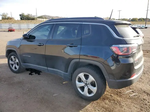 3C4NJDBB9JT161105 2018 JEEP COMPASS - Image 2
