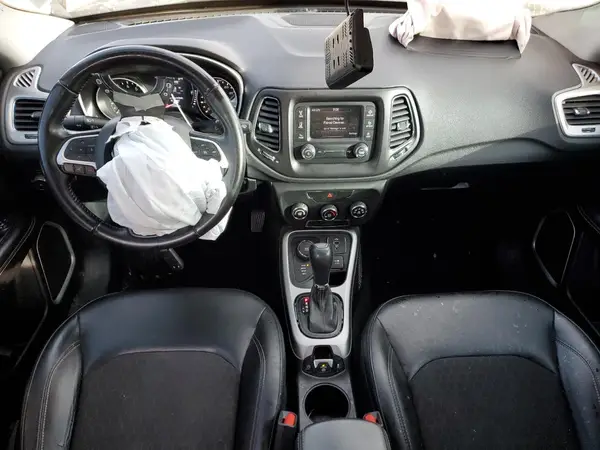 3C4NJDBB9JT161105 2018 JEEP COMPASS - Image 8