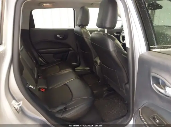 3C4NJDBB9JT161749 2018 JEEP COMPASS - Image 8