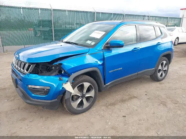 3C4NJDBB9JT161766 2018 JEEP COMPASS - Image 2