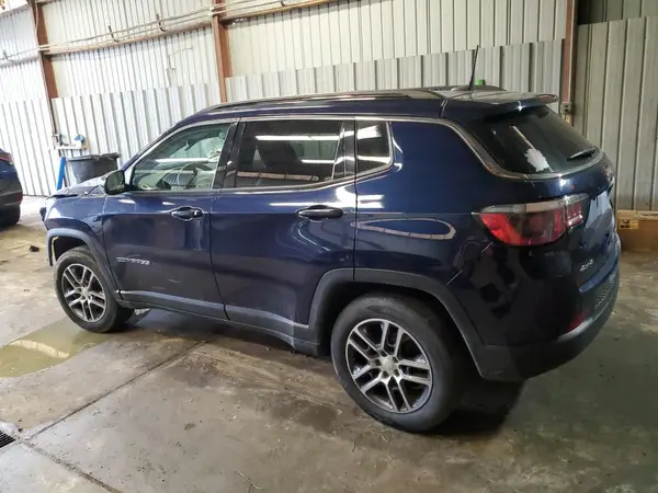 3C4NJDBB9JT167924 2018 JEEP COMPASS - Image 2