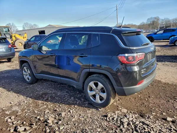 3C4NJDBB9JT174968 2018 JEEP COMPASS - Image 2