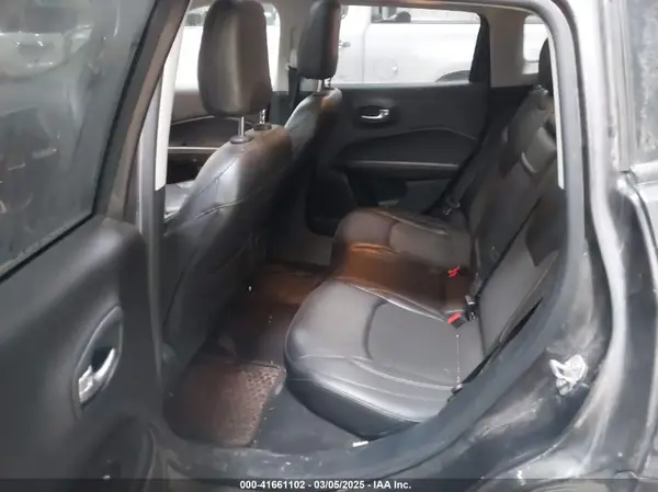 3C4NJDBB9JT175313 2018 JEEP COMPASS - Image 8