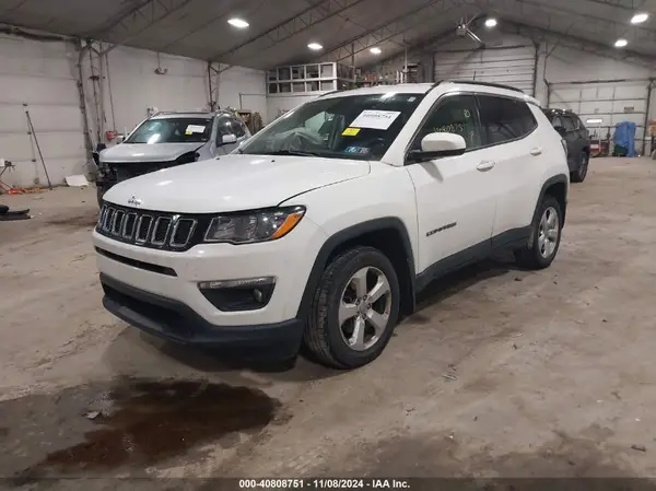 3C4NJDBB9JT175747 2018 JEEP COMPASS - Image 2