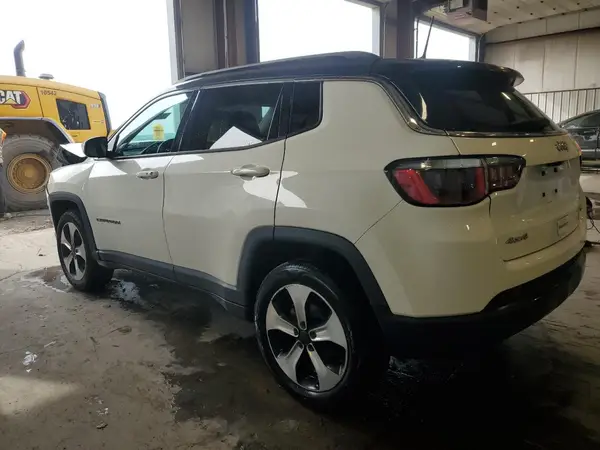 3C4NJDBB9JT176803 2018 JEEP COMPASS - Image 2