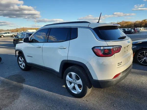 3C4NJDBB9JT178471 2018 JEEP COMPASS - Image 2