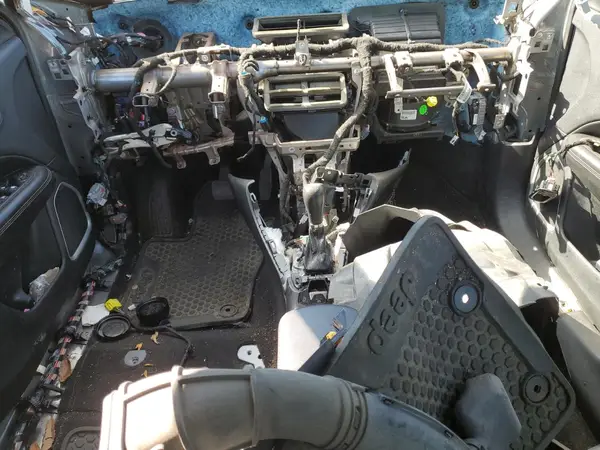 3C4NJDBB9JT178745 2018 JEEP COMPASS - Image 8