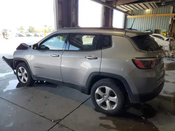 3C4NJDBB9JT185226 2018 JEEP COMPASS - Image 2