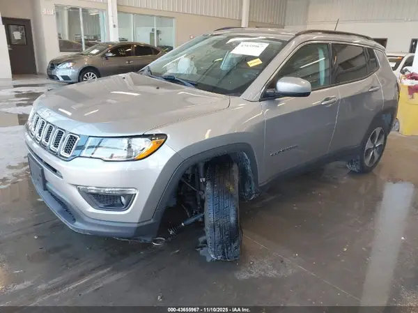 3C4NJDBB9JT185971 2018 JEEP COMPASS - Image 2