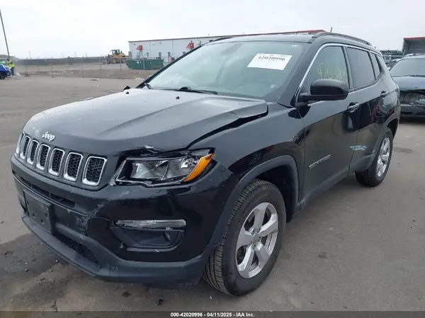 3C4NJDBB9JT202297 2018 JEEP COMPASS - Image 2