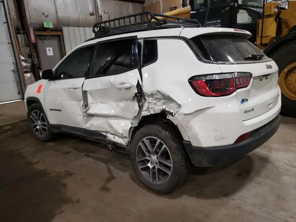 3C4NJDBB9JT206706 2018 JEEP COMPASS - Image 2