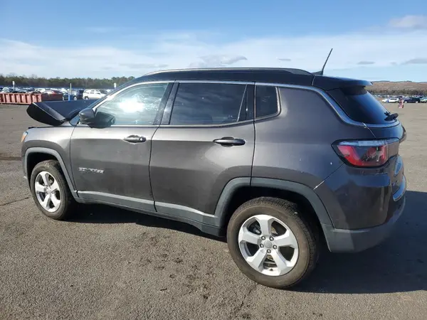 3C4NJDBB9JT238667 2018 JEEP COMPASS - Image 2