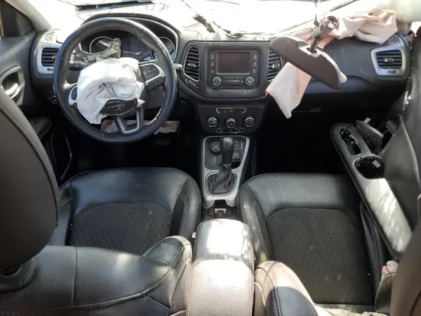 3C4NJDBB9JT239169 2018 JEEP COMPASS - Image 8