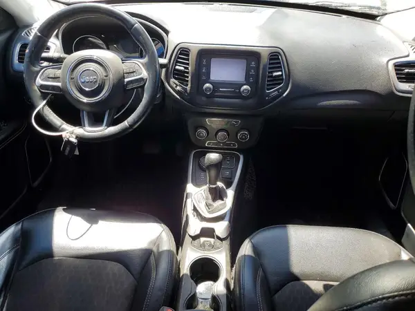 3C4NJDBB9JT239513 2018 JEEP COMPASS - Image 8