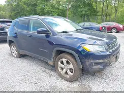 3C4NJDBB9JT239625 2018 JEEP COMPASS