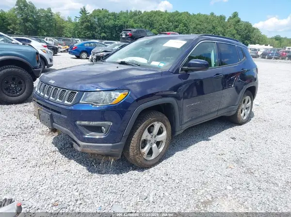 3C4NJDBB9JT239625 2018 JEEP COMPASS - Image 2