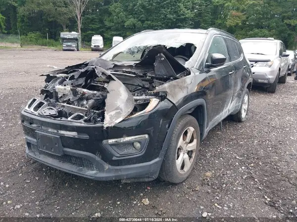 3C4NJDBB9JT245408 2018 JEEP COMPASS - Image 2