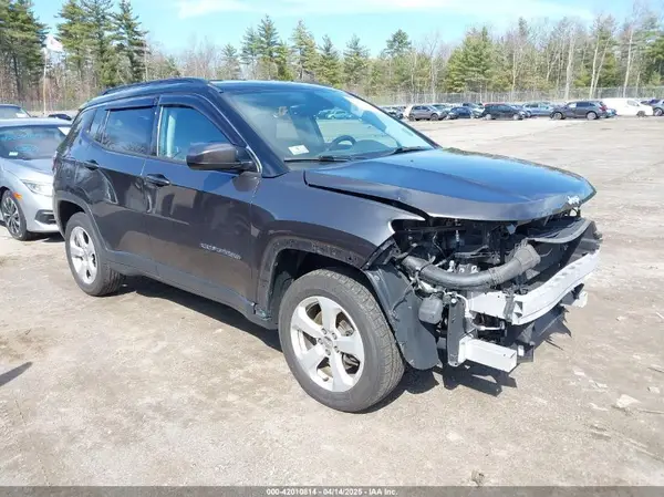3C4NJDBB9JT253055 2018 JEEP COMPASS - Image 1