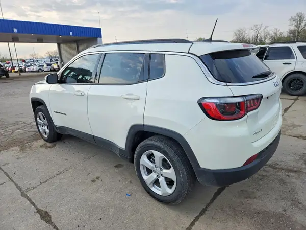 3C4NJDBB9JT259017 2018 JEEP COMPASS - Image 2