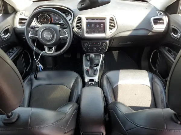 3C4NJDBB9JT261849 2018 JEEP COMPASS - Image 8