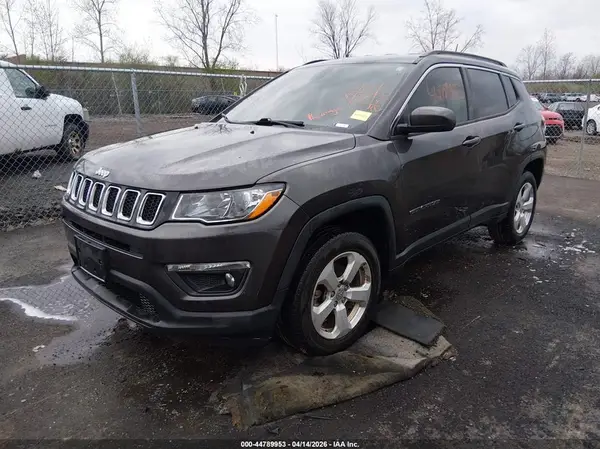 3C4NJDBB9JT262791 2018 JEEP COMPASS - Image 2