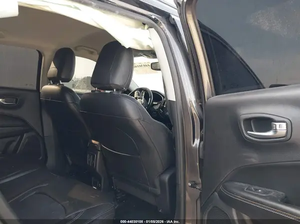 3C4NJDBB9JT270485 2018 JEEP COMPASS - Image 8