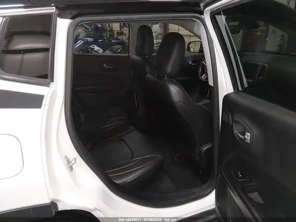 3C4NJDBB9JT282779 2018 JEEP COMPASS - Image 8